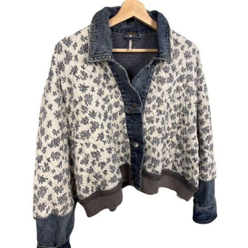 Free People Cropped Denim & Floral Print Jacket in Blue and White - Picture 10 of 16